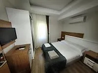 Hotel Opera 3*